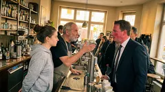 Kurzgeschichte: Er drängelte an der Kasse vor – und dann passierte etwas Unerwartetes